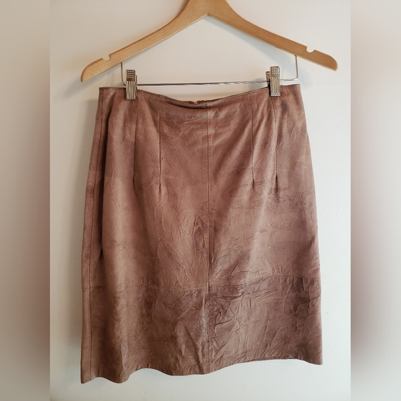 Winlet Dresses & Skirts - Winlit distressed soft brown lined leather skirt size 7/8